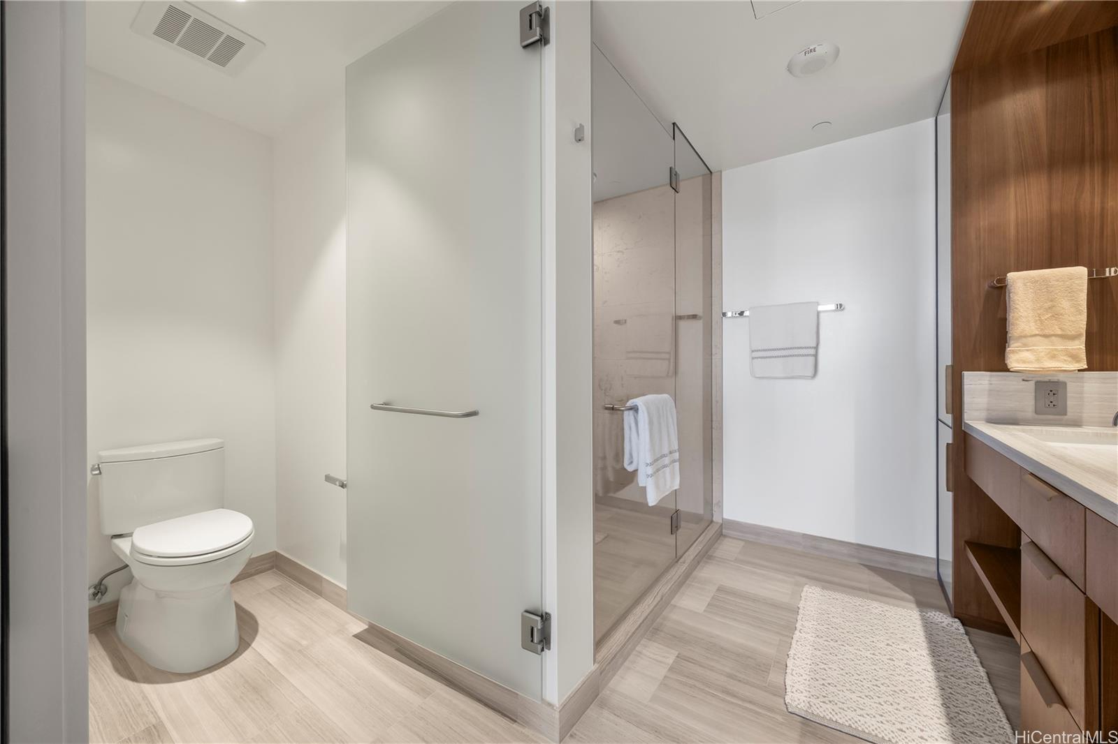 Victoria Place condo # 3303, Honolulu, Hawaii - photo 11 of 24