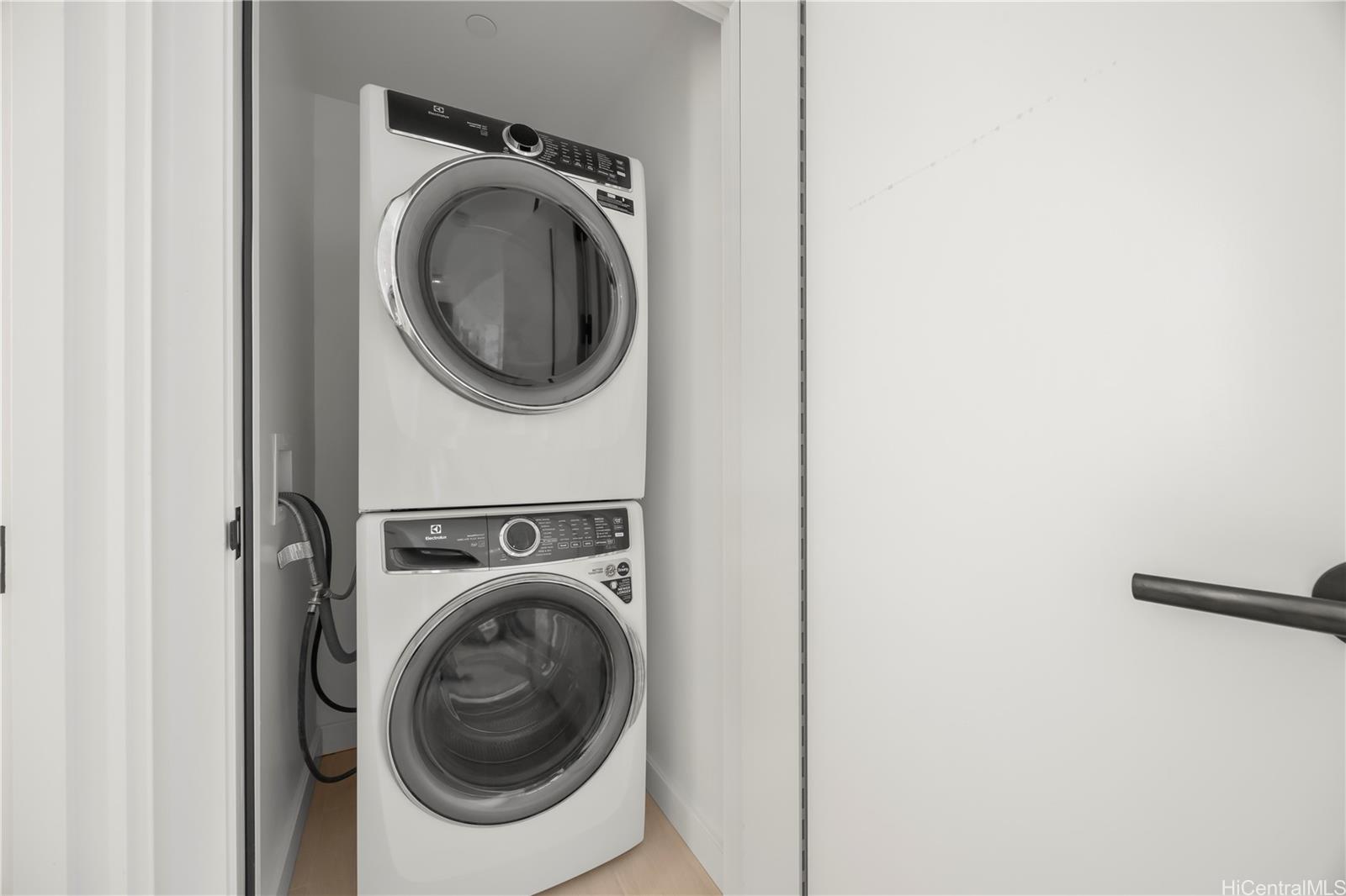 Victoria Place condo # 3303, Honolulu, Hawaii - photo 15 of 24