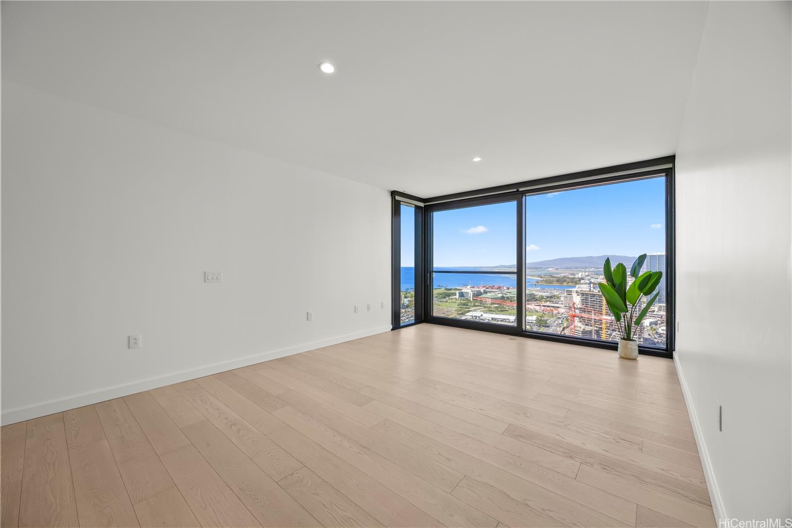 Victoria Place condo # 3303, Honolulu, Hawaii - photo 4 of 24