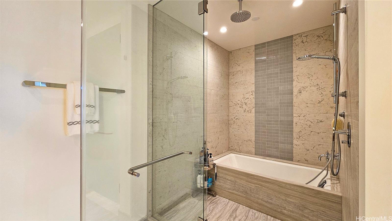 Victoria Place condo # 3601, Honolulu, Hawaii - photo 15 of 25