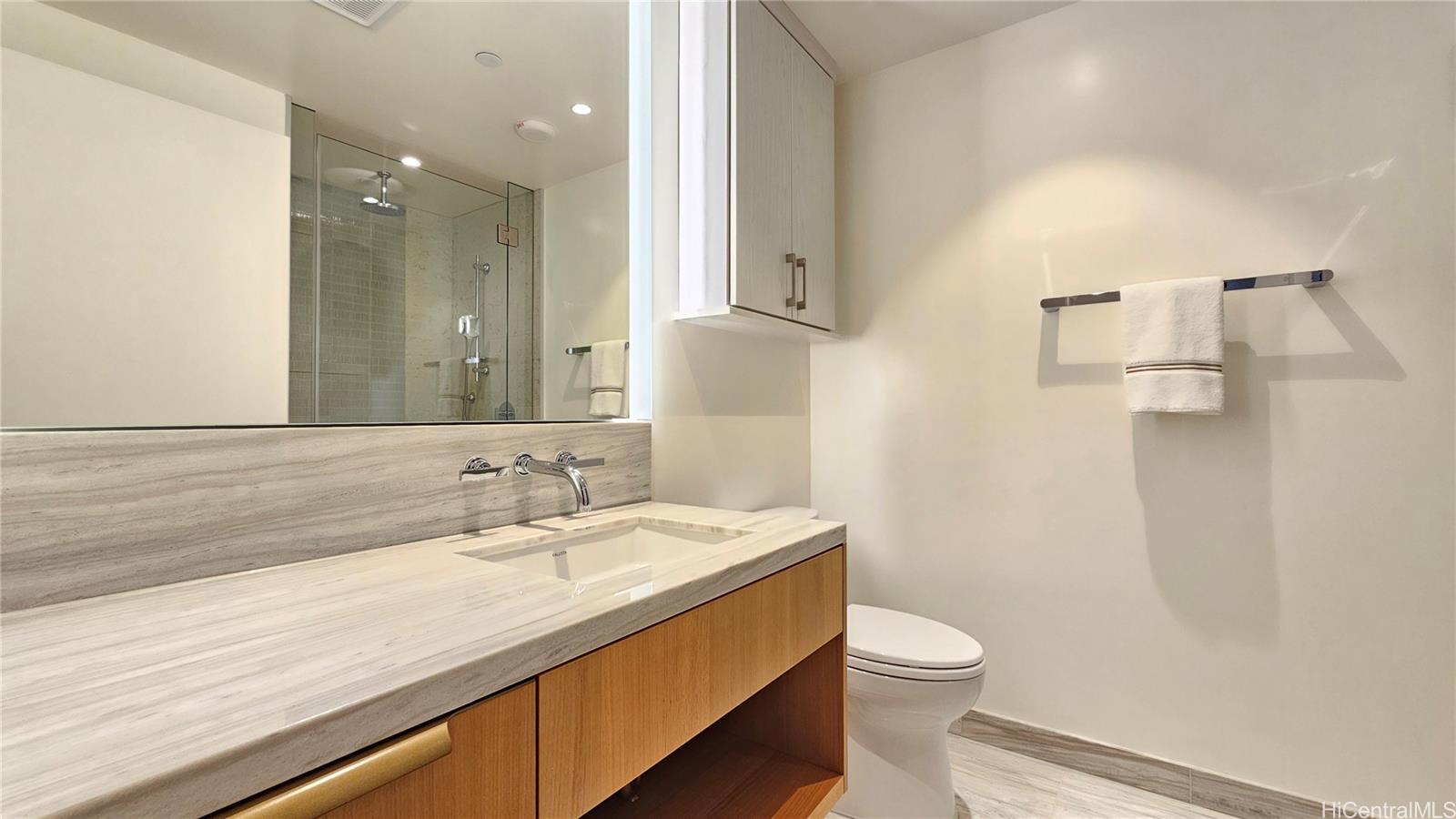 Victoria Place condo # 3601, Honolulu, Hawaii - photo 20 of 25