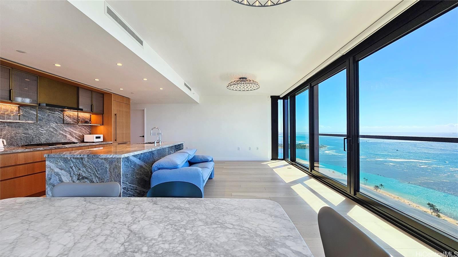 Victoria Place condo # 3601, Honolulu, Hawaii - photo 3 of 25