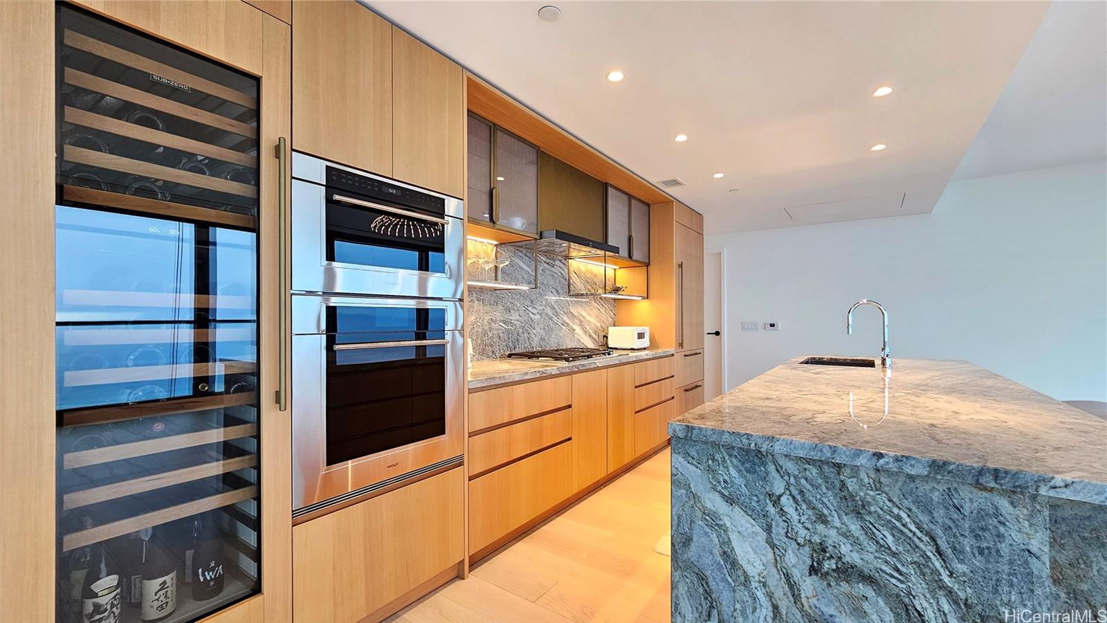 Victoria Place condo # 3601, Honolulu, Hawaii - photo 10 of 25