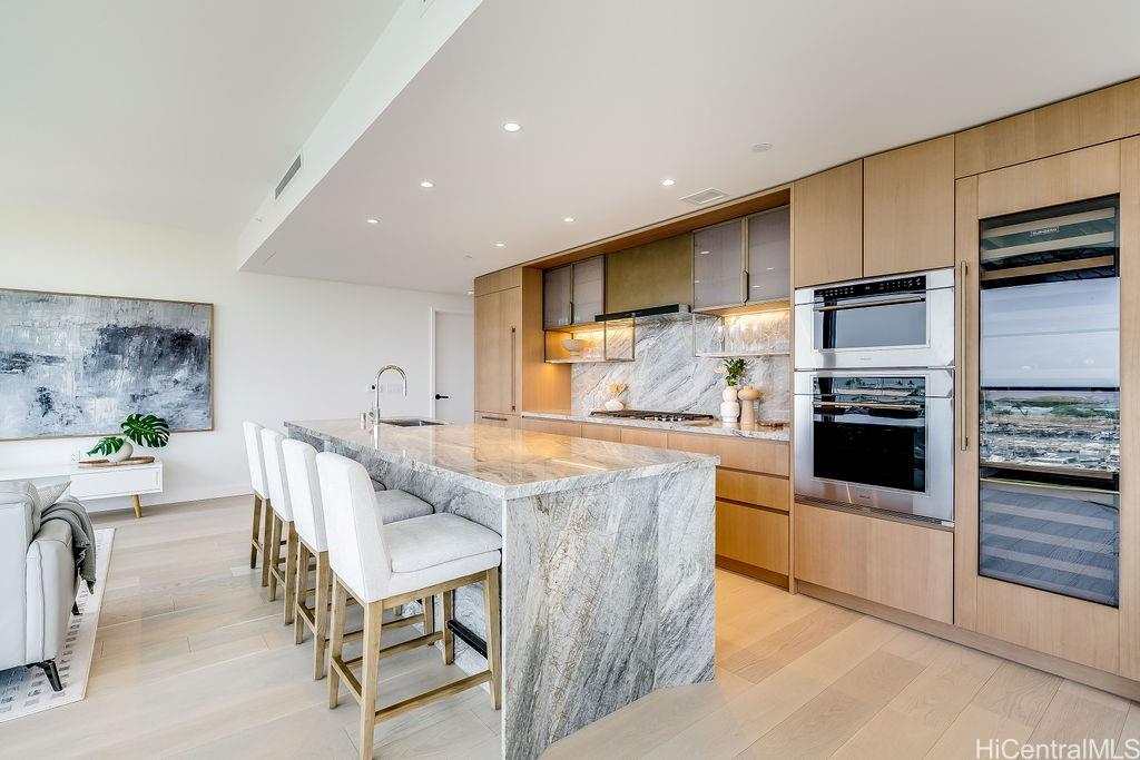 Victoria Place condo # 700, Honolulu, Hawaii - photo 6 of 25