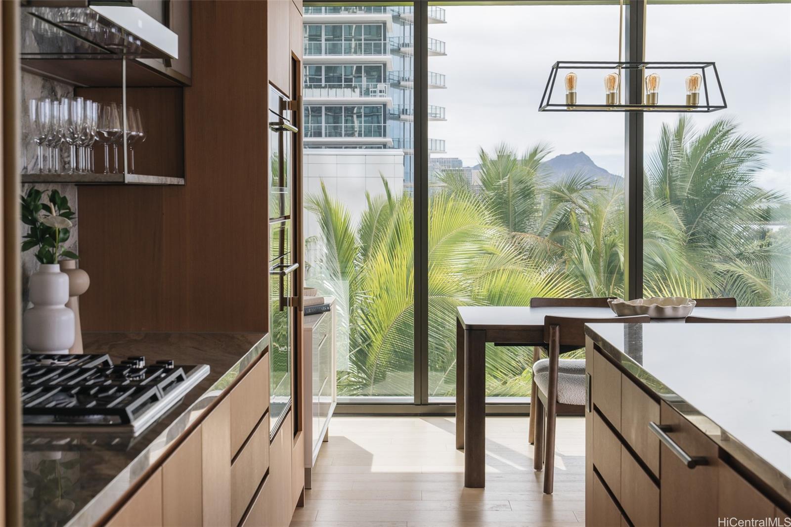 Victoria Place condo # 700, Honolulu, Hawaii - photo 7 of 25