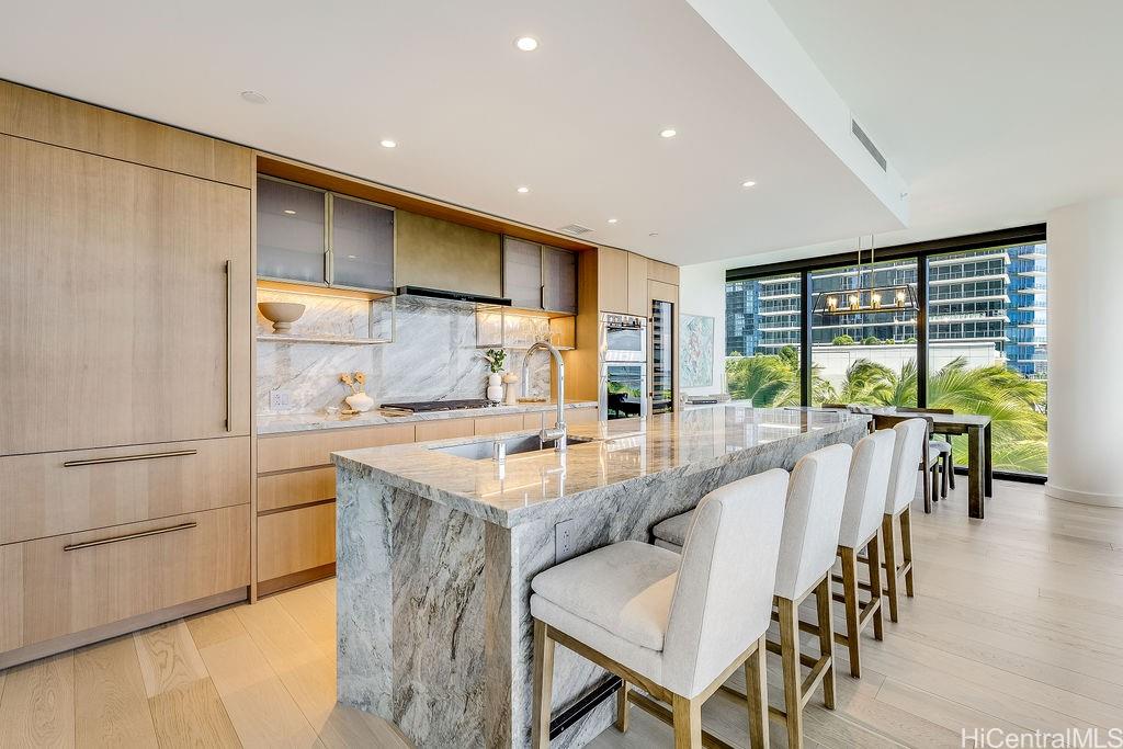 Victoria Place condo # 700, Honolulu, Hawaii - photo 8 of 25