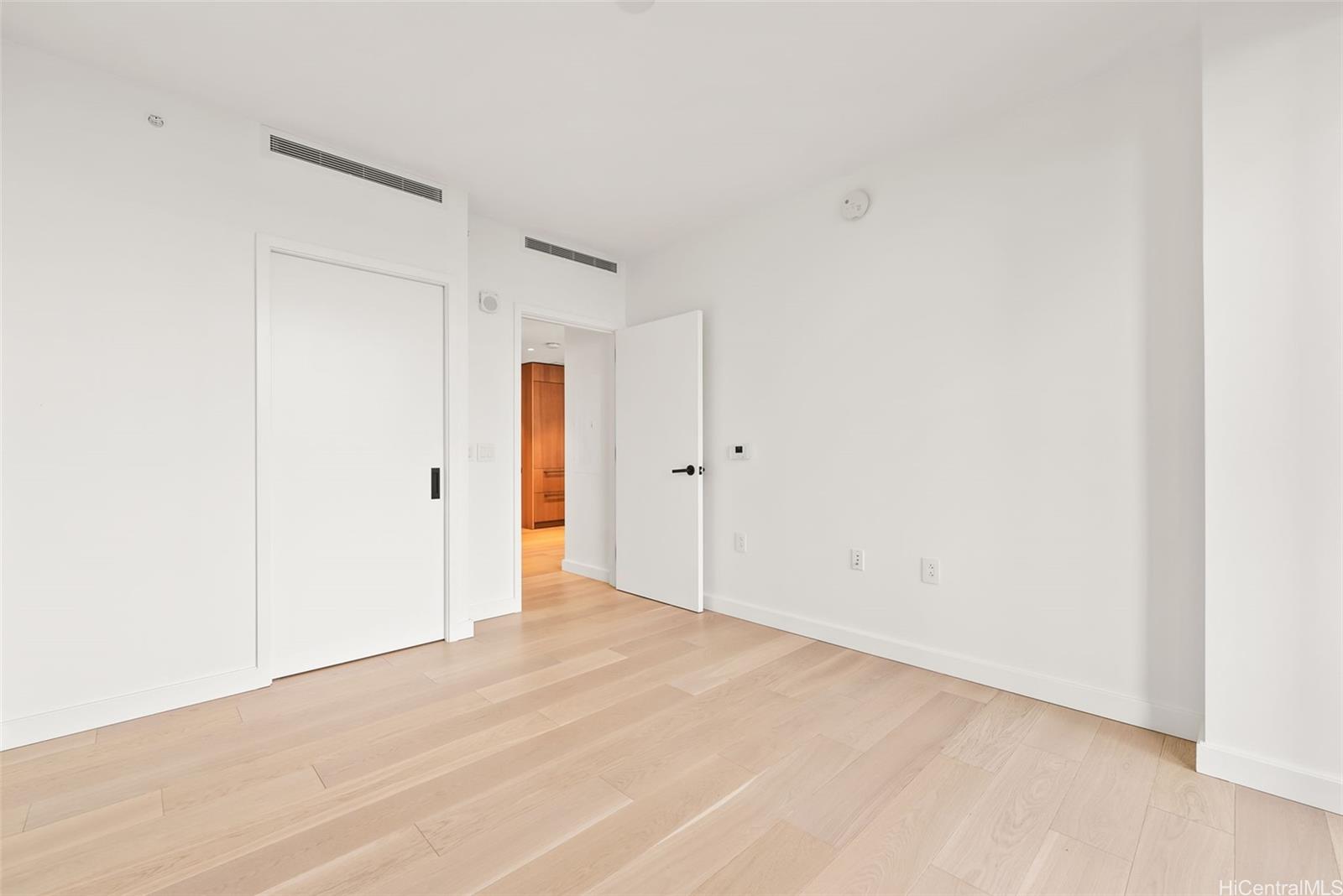 Victoria Place condo # 705, Honolulu, Hawaii - photo 6 of 25