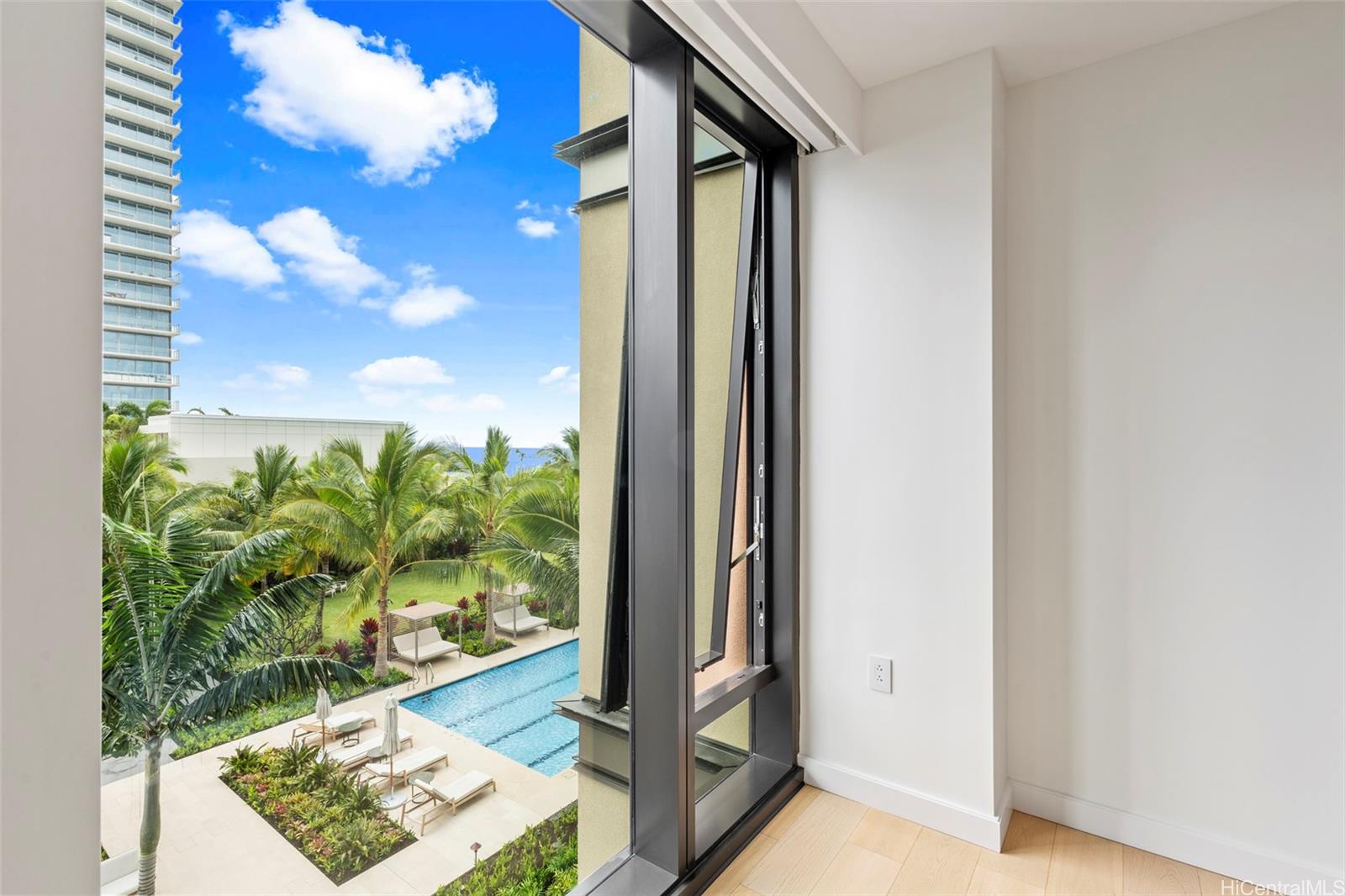 Victoria Place condo # 706, Honolulu, Hawaii - photo 11 of 23