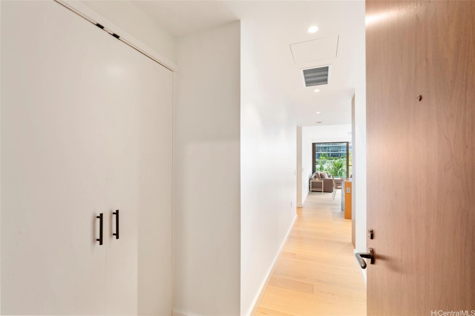 Victoria Place condo # 706, Honolulu, Hawaii - photo 14 of 23