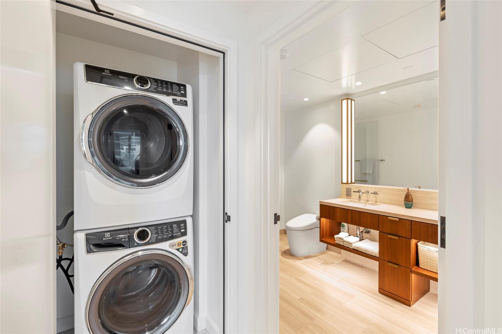 Victoria Place condo # 706, Honolulu, Hawaii - photo 7 of 23