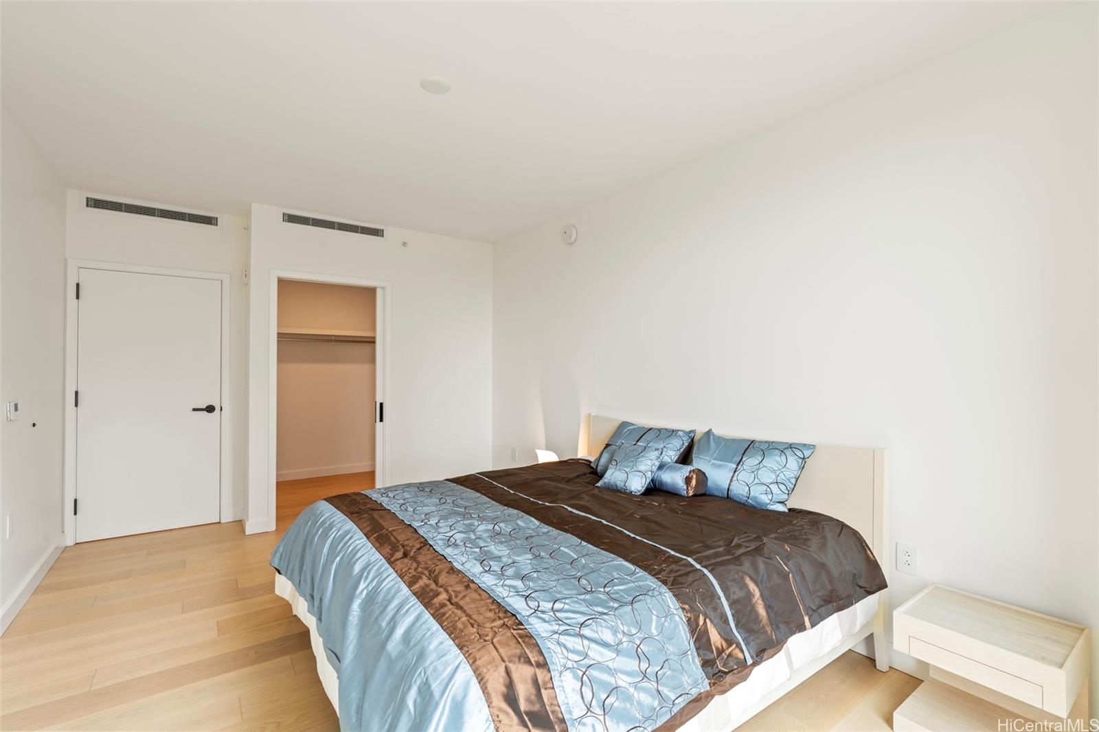 Victoria Place condo # 706, Honolulu, Hawaii - photo 10 of 23