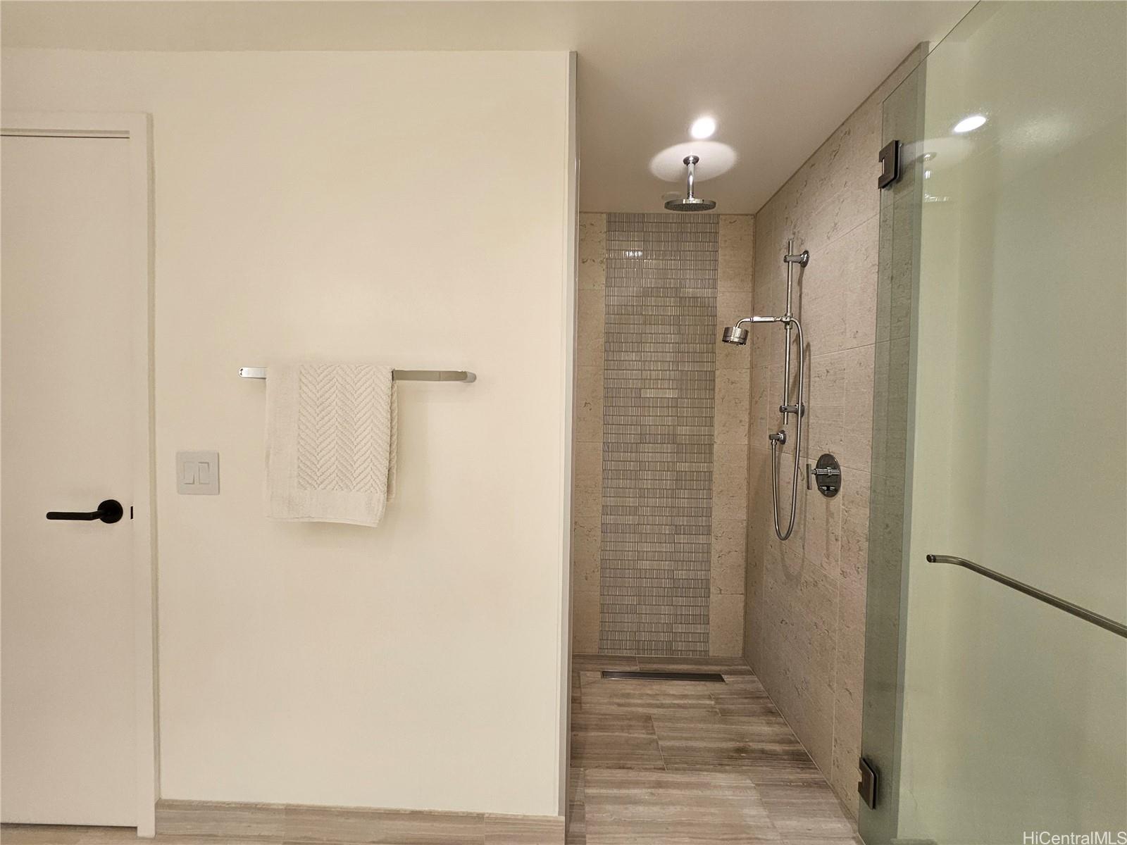 Victoria Place condo # 805, Honolulu, Hawaii - photo 12 of 14