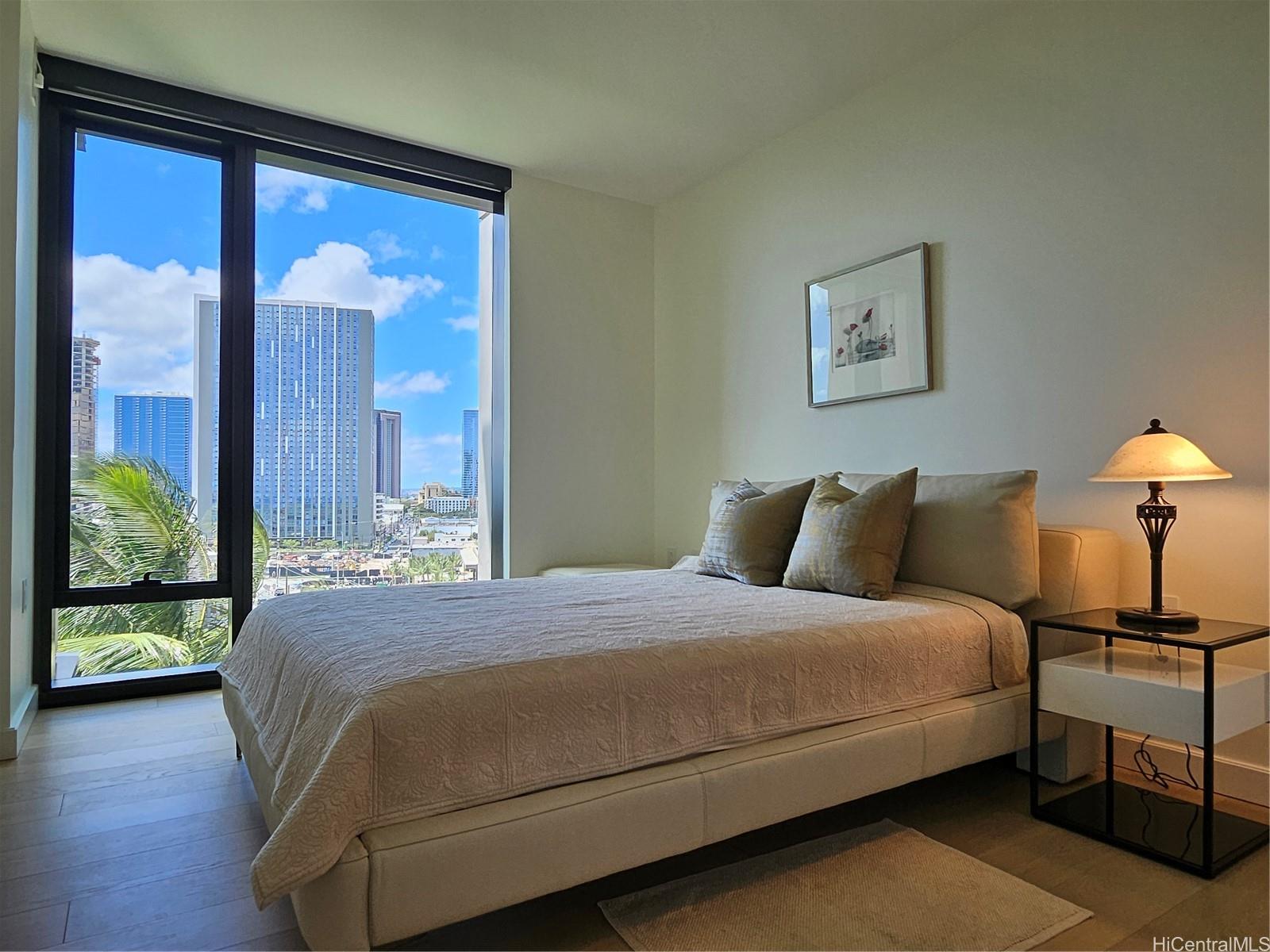 Victoria Place condo # 805, Honolulu, Hawaii - photo 10 of 14