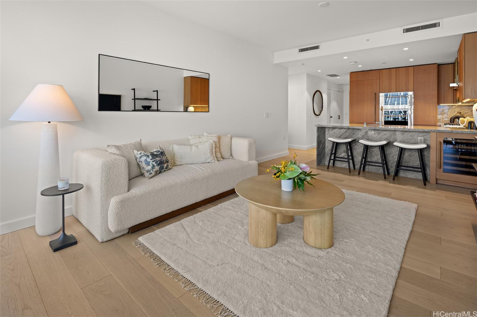 Victoria Place condo # 807, Honolulu, Hawaii - photo 3 of 19