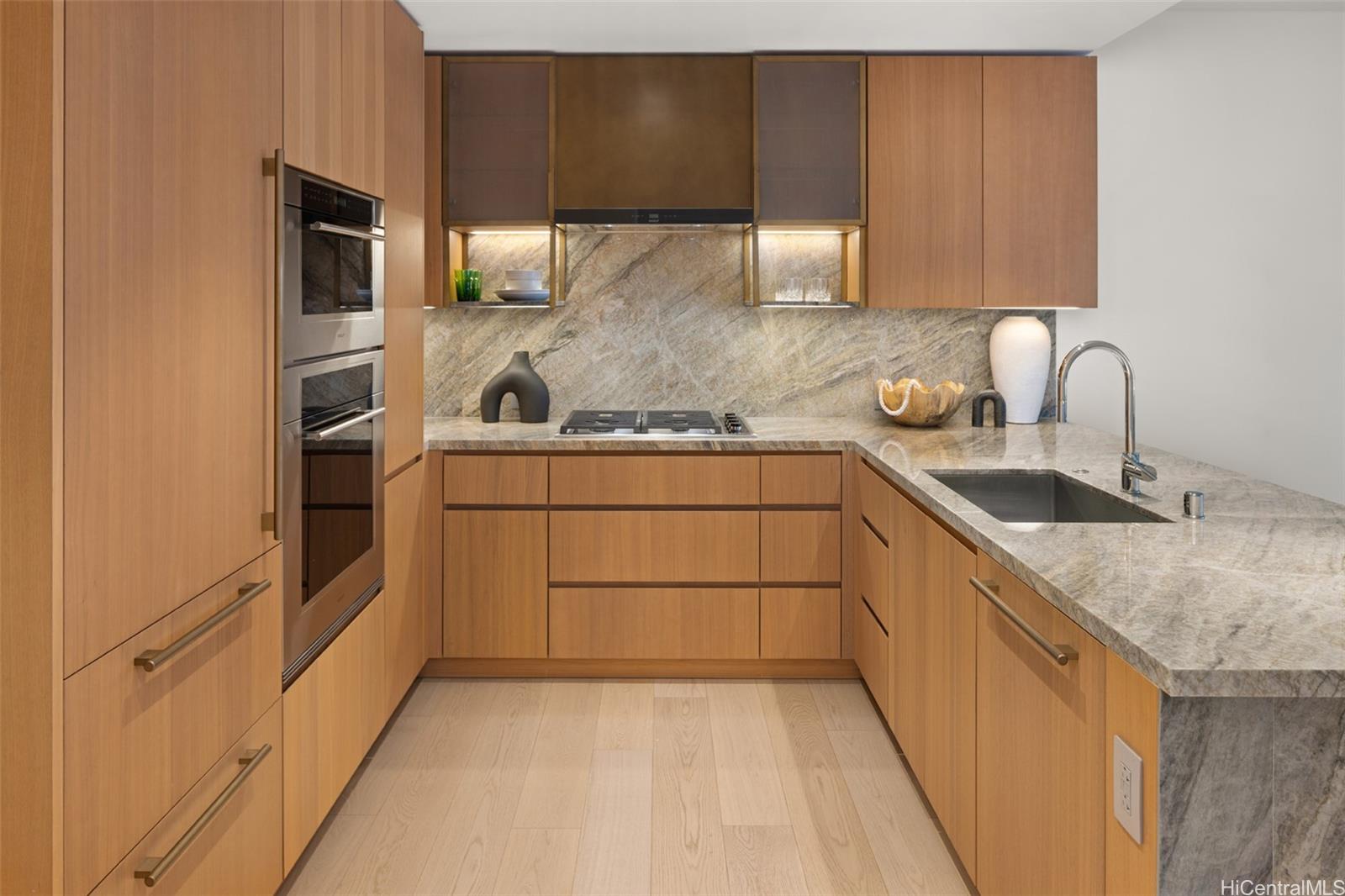 Victoria Place condo # 807, Honolulu, Hawaii - photo 5 of 19