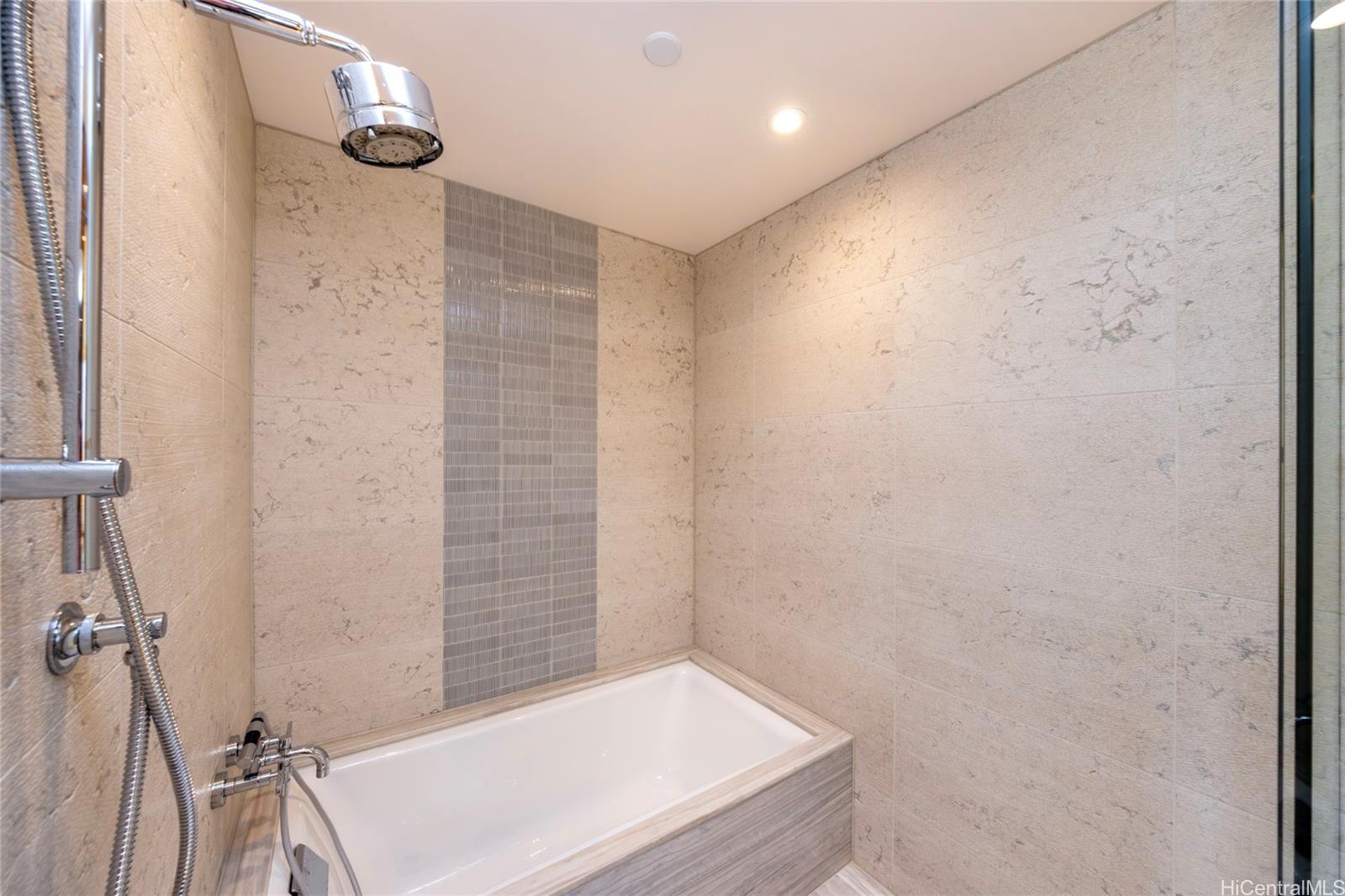 1100 Ala Moana Blvd Honolulu - Rental - photo 15 of 21