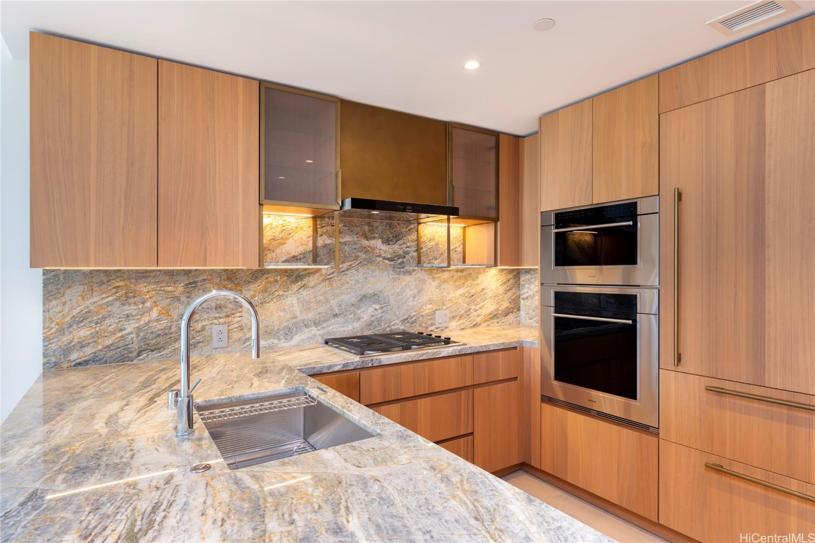 1100 Ala Moana Blvd Honolulu - Rental - photo 6 of 21