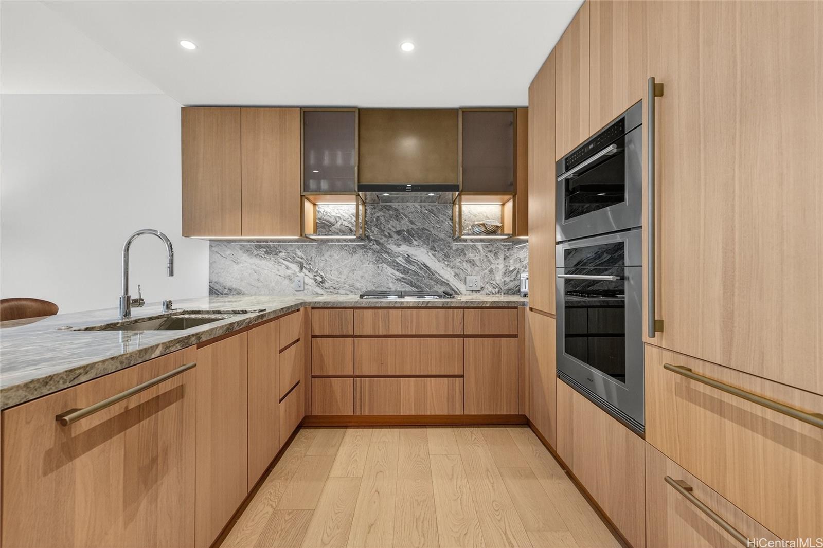 Victoria Place condo # 906, Honolulu, Hawaii - photo 11 of 25