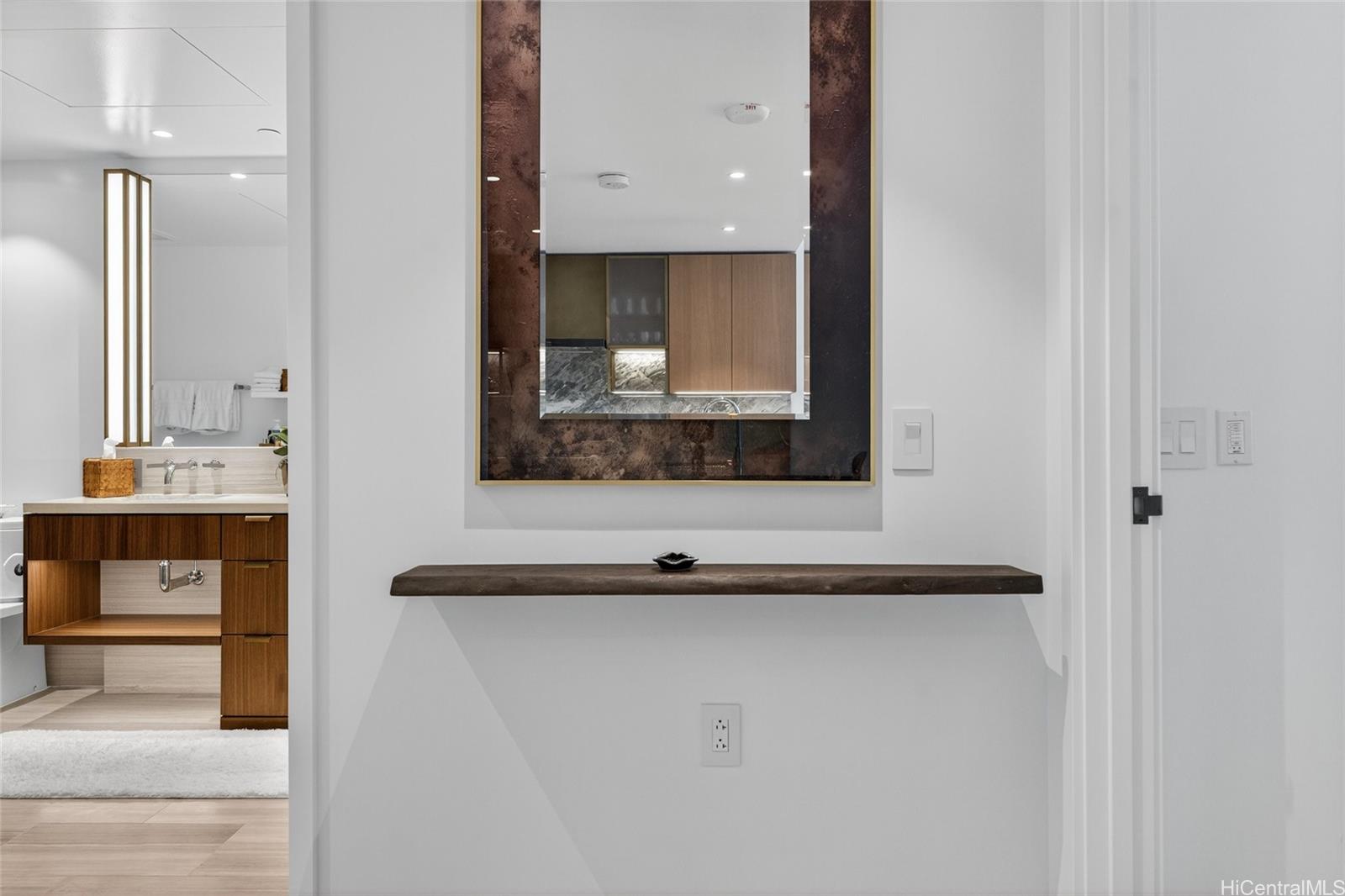 Victoria Place condo # 906, Honolulu, Hawaii - photo 15 of 25