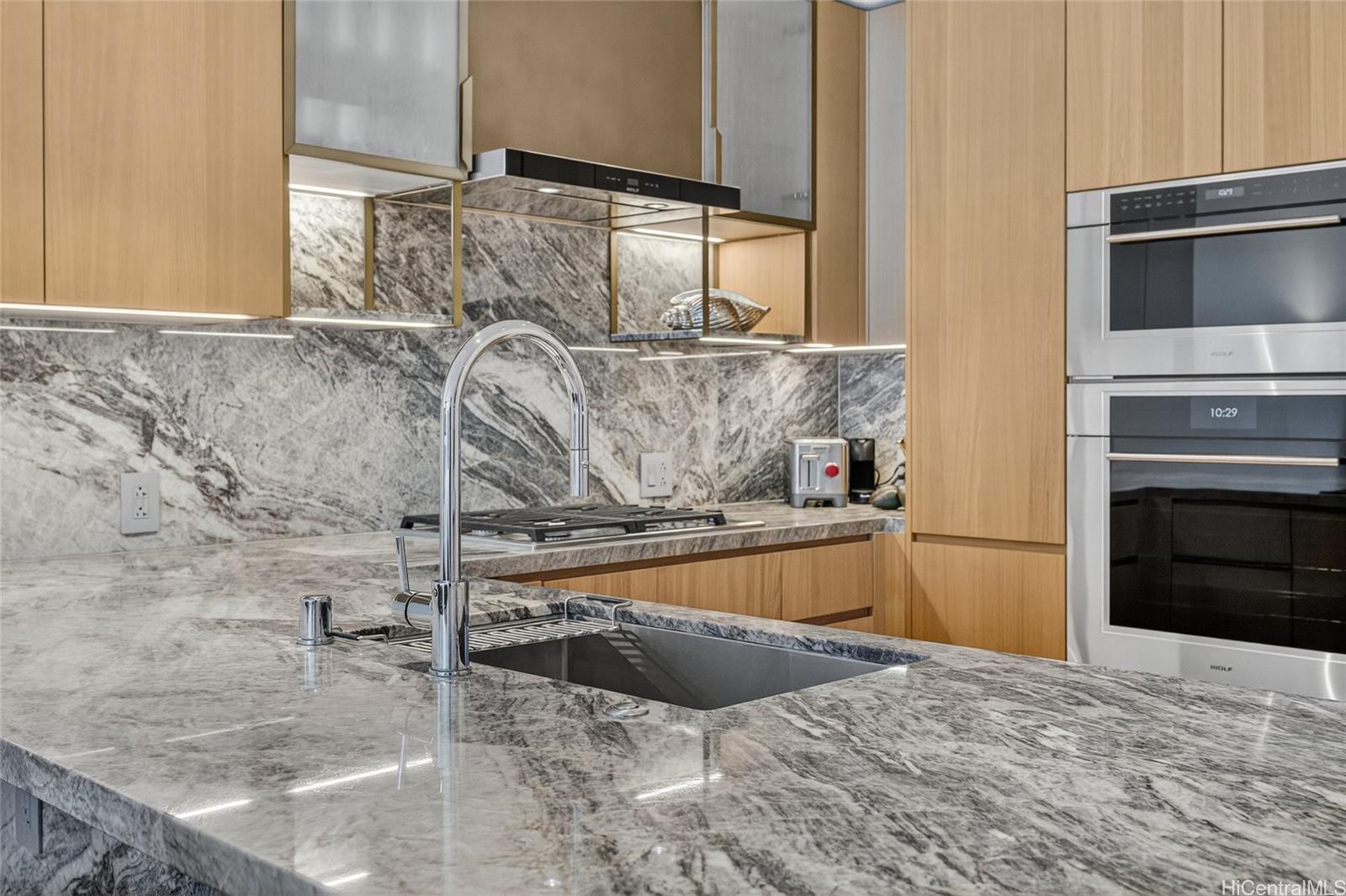 Victoria Place condo # 906, Honolulu, Hawaii - photo 10 of 25