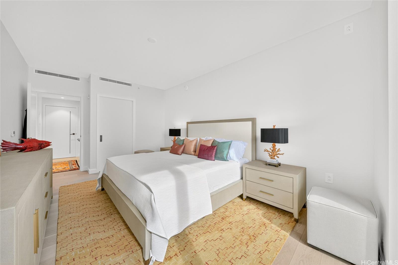 Victoria Place condo # 906, Honolulu, Hawaii - photo 13 of 14