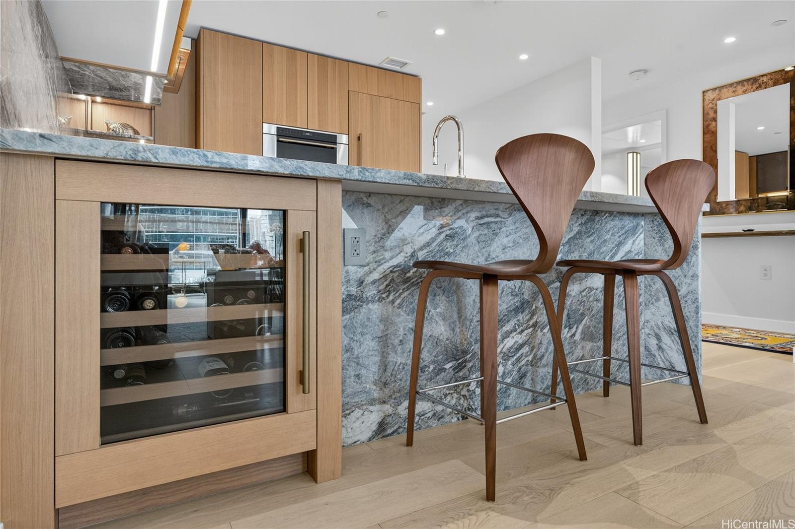 Victoria Place condo # 906, Honolulu, Hawaii - photo 9 of 14