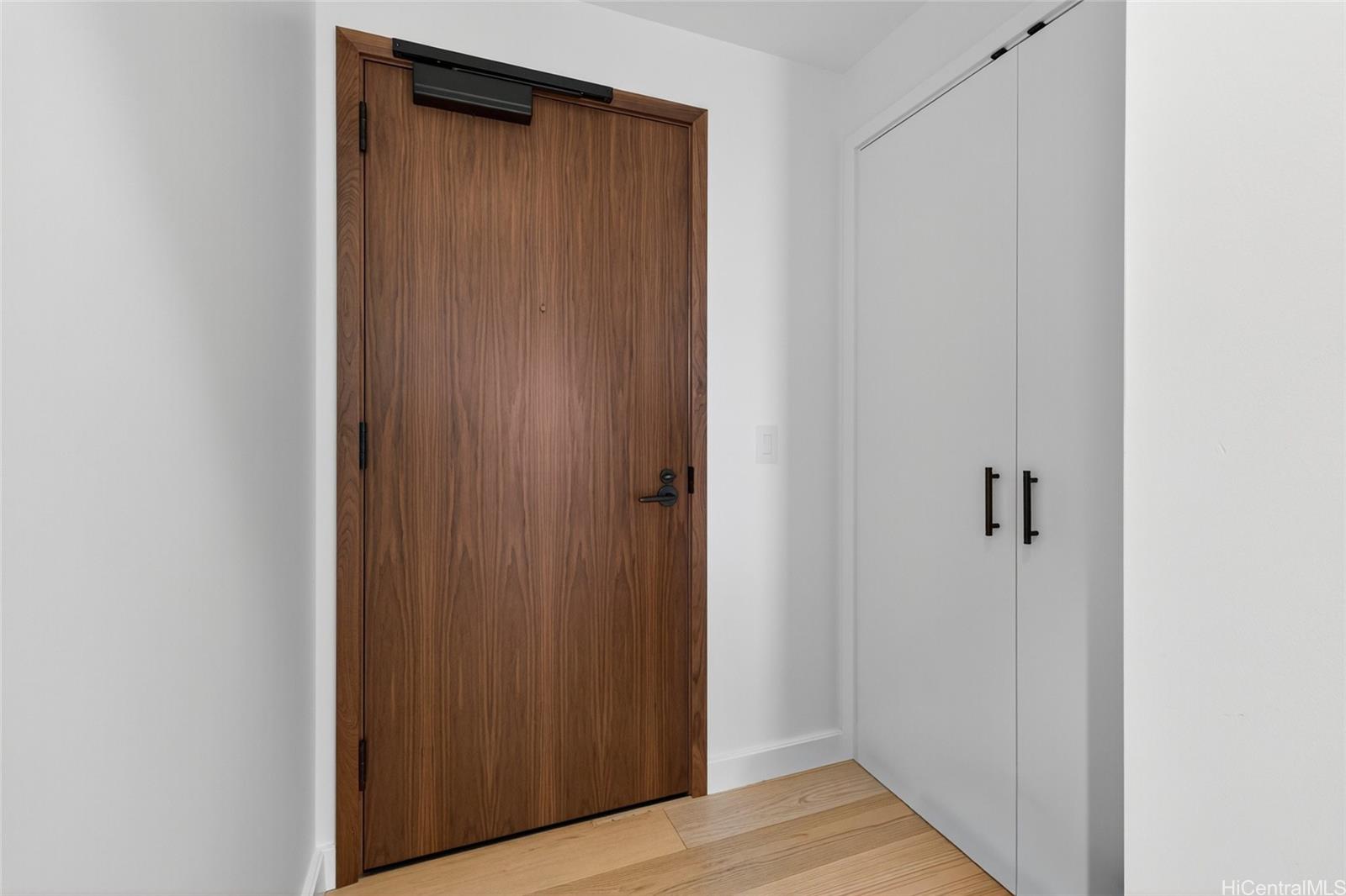 Victoria Place condo # 906, Honolulu, Hawaii - photo 22 of 25