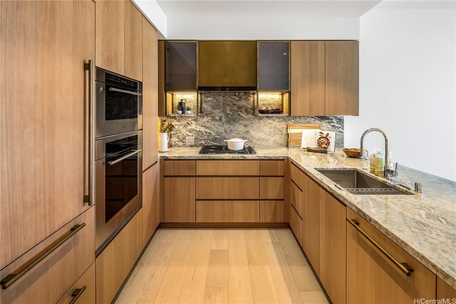 Victoria Place condo # GPH 4007, Honolulu, Hawaii - photo 6 of 25