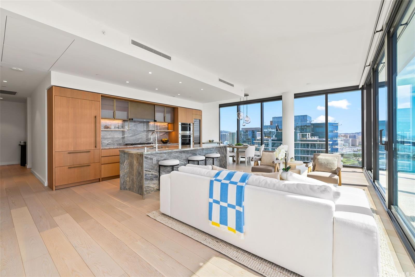 Victoria Place condo # PH 3900, Honolulu, Hawaii - photo 2 of 25