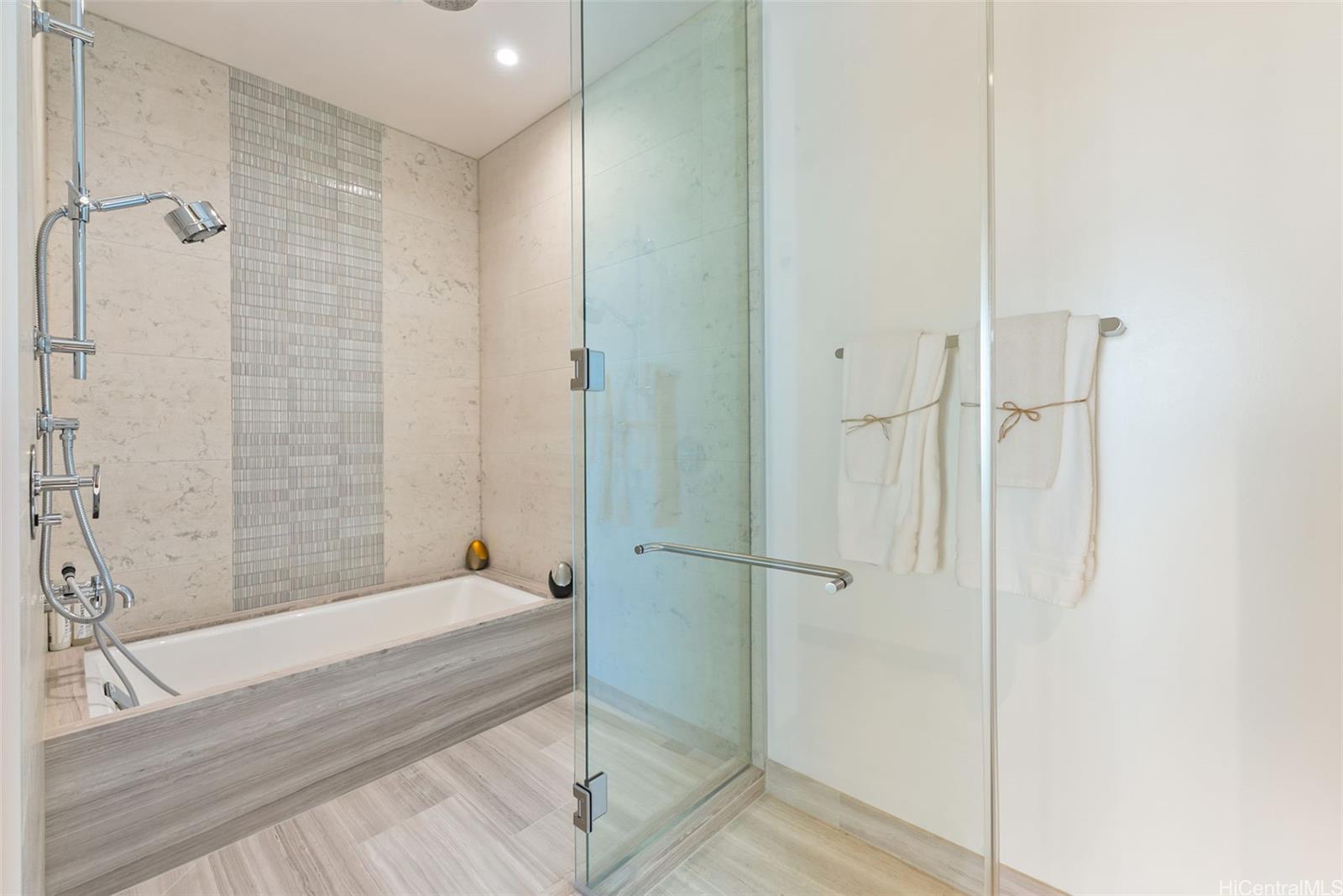 Victoria Place condo # PH 3900, Honolulu, Hawaii - photo 16 of 25