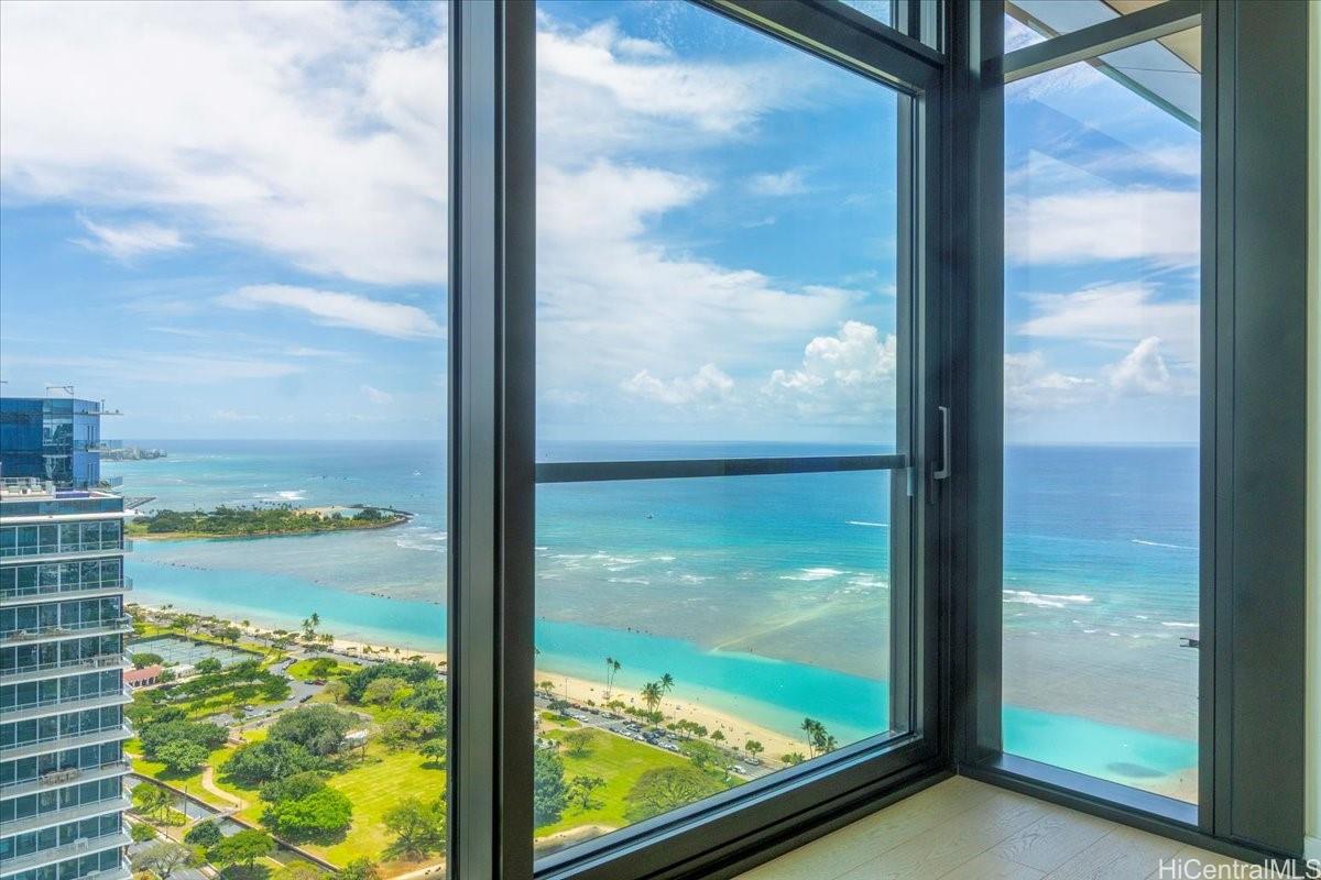 Victoria Place condo # PH 4006, Honolulu, Hawaii - photo 3 of 21