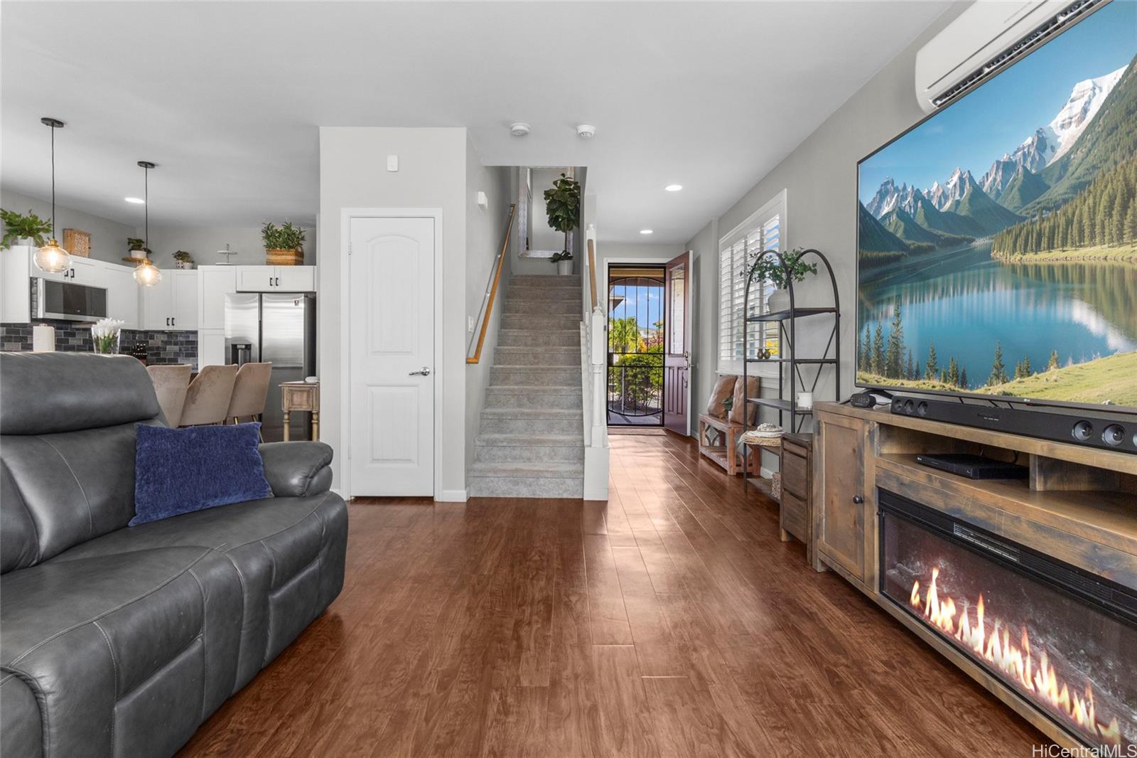 1101  Kukulu Street Kapolei-mehana-kukuna, Ewaplain home - photo 4 of 25