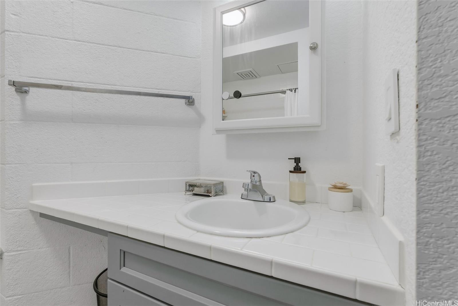 Acacia Park condo # 308, Pearl City, Hawaii - photo 9 of 24