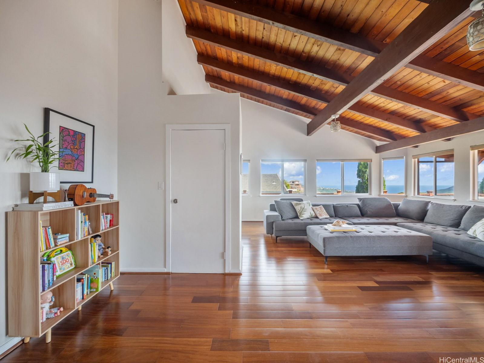 1105  Kaluanui Road Mariners Ridge, Hawaii Kai home - photo 8 of 25