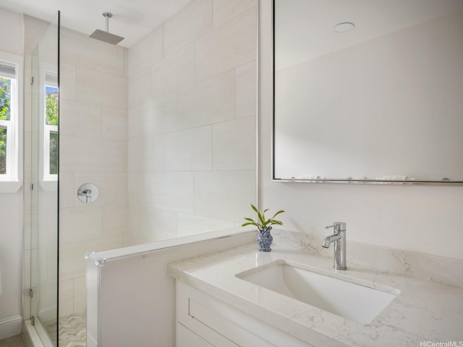 1105  Kaluanui Road Mariners Ridge, Hawaii Kai home - photo 13 of 25