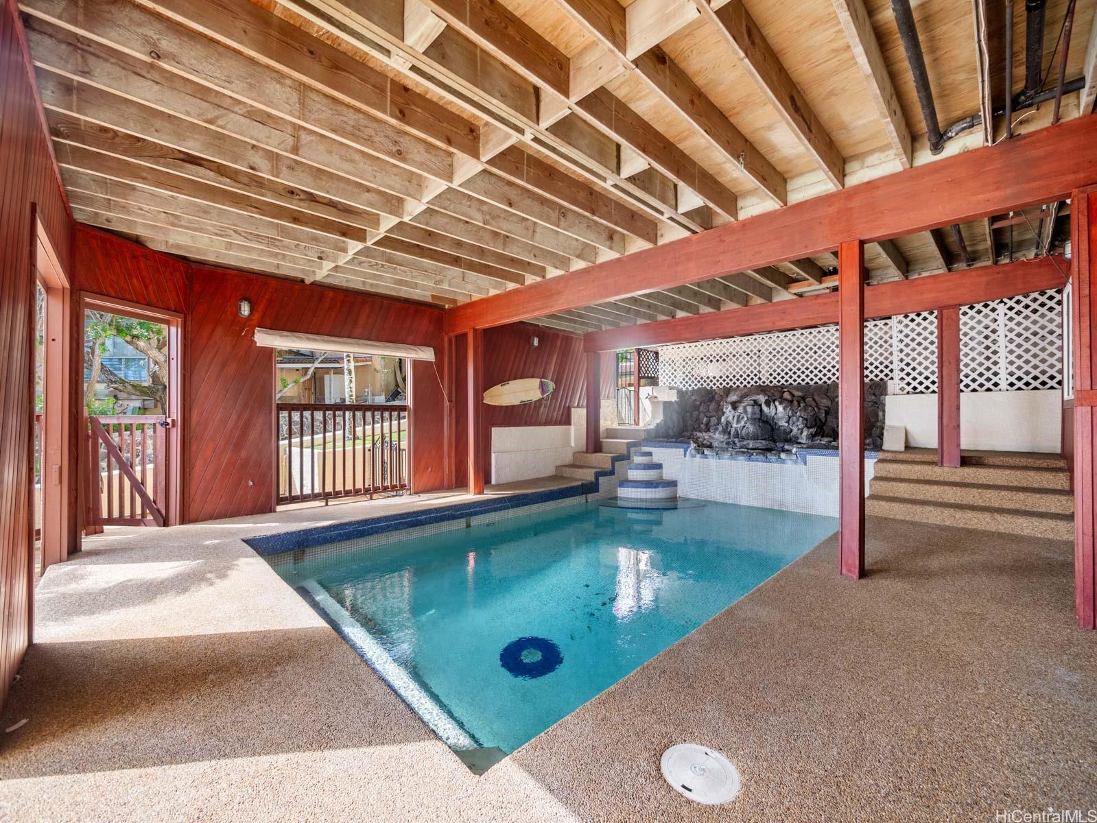 1105  Kaluanui Road Mariners Ridge, Hawaii Kai home - photo 23 of 25