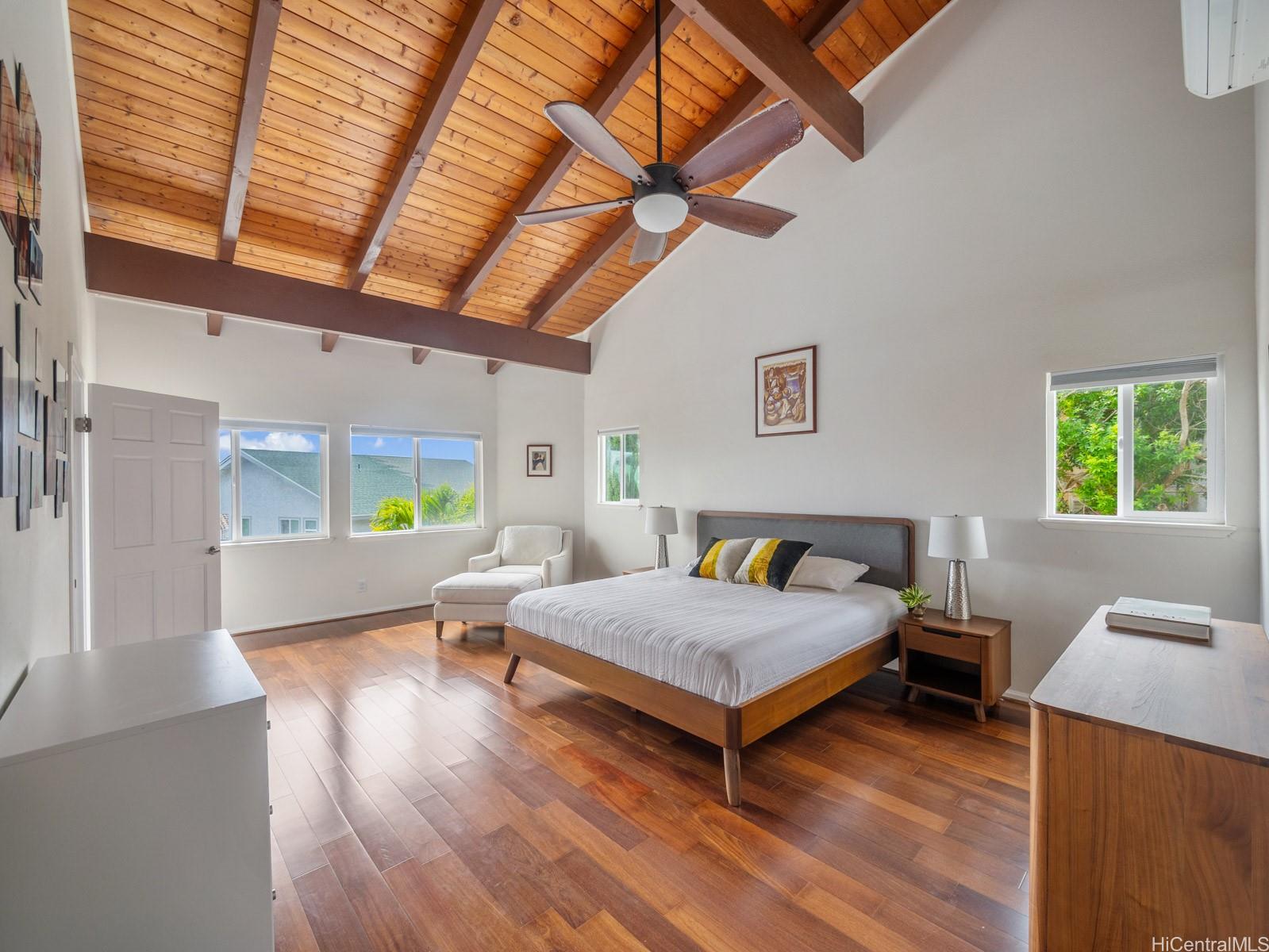 1105  Kaluanui Road Mariners Ridge, Hawaii Kai home - photo 9 of 25