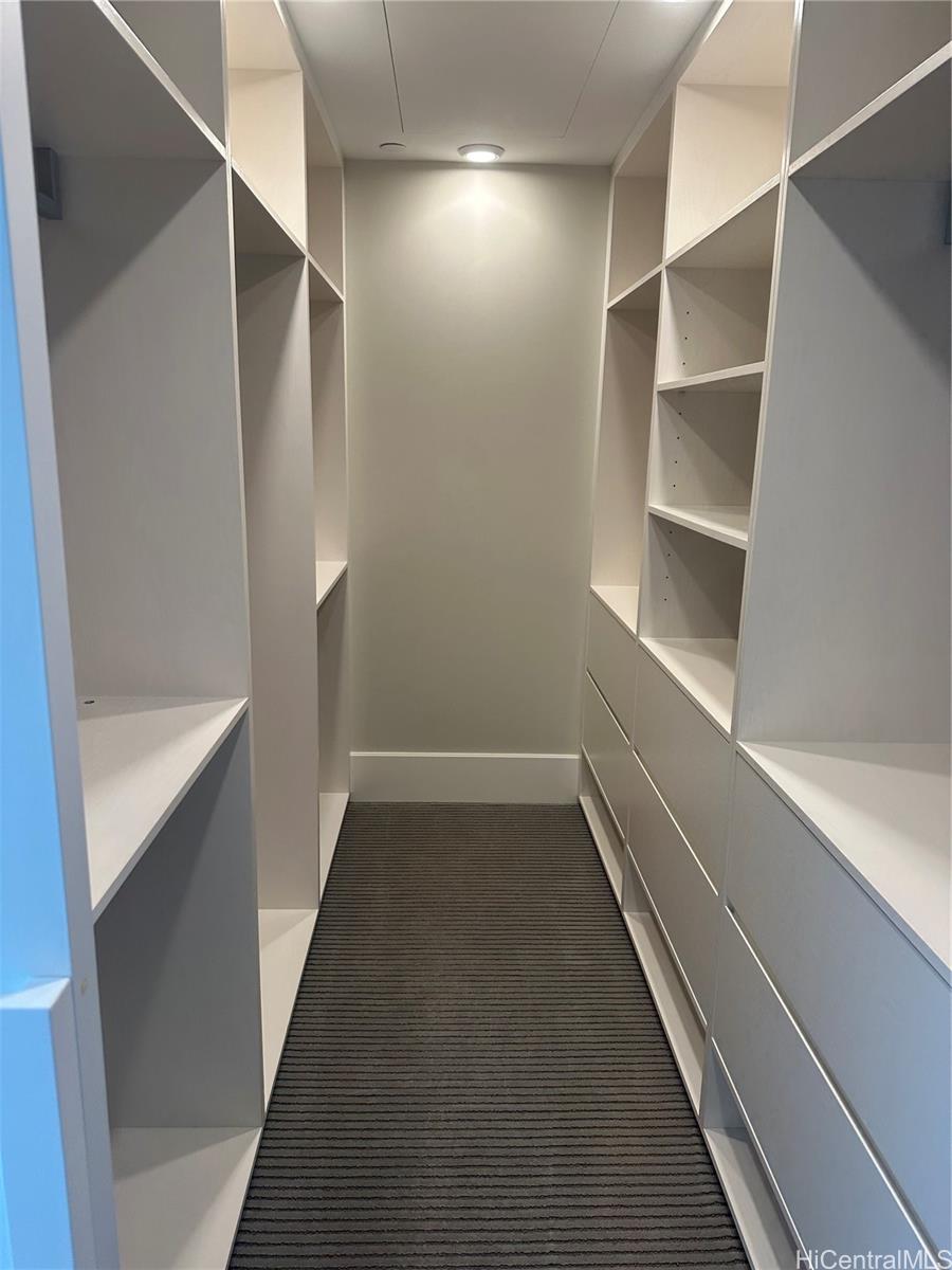 1108 Auahi St Honolulu - Rental - photo 4 of 25