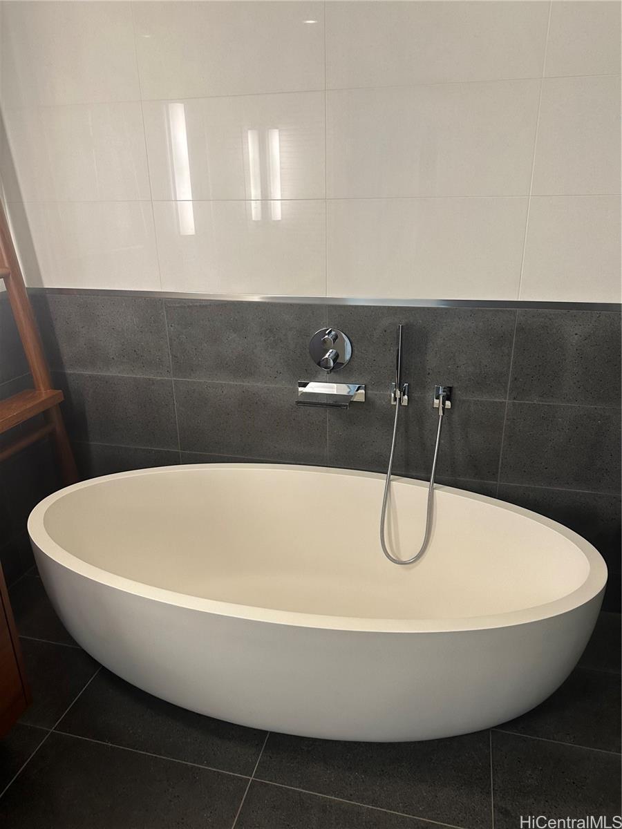 1108 Auahi St Honolulu - Rental - photo 5 of 25