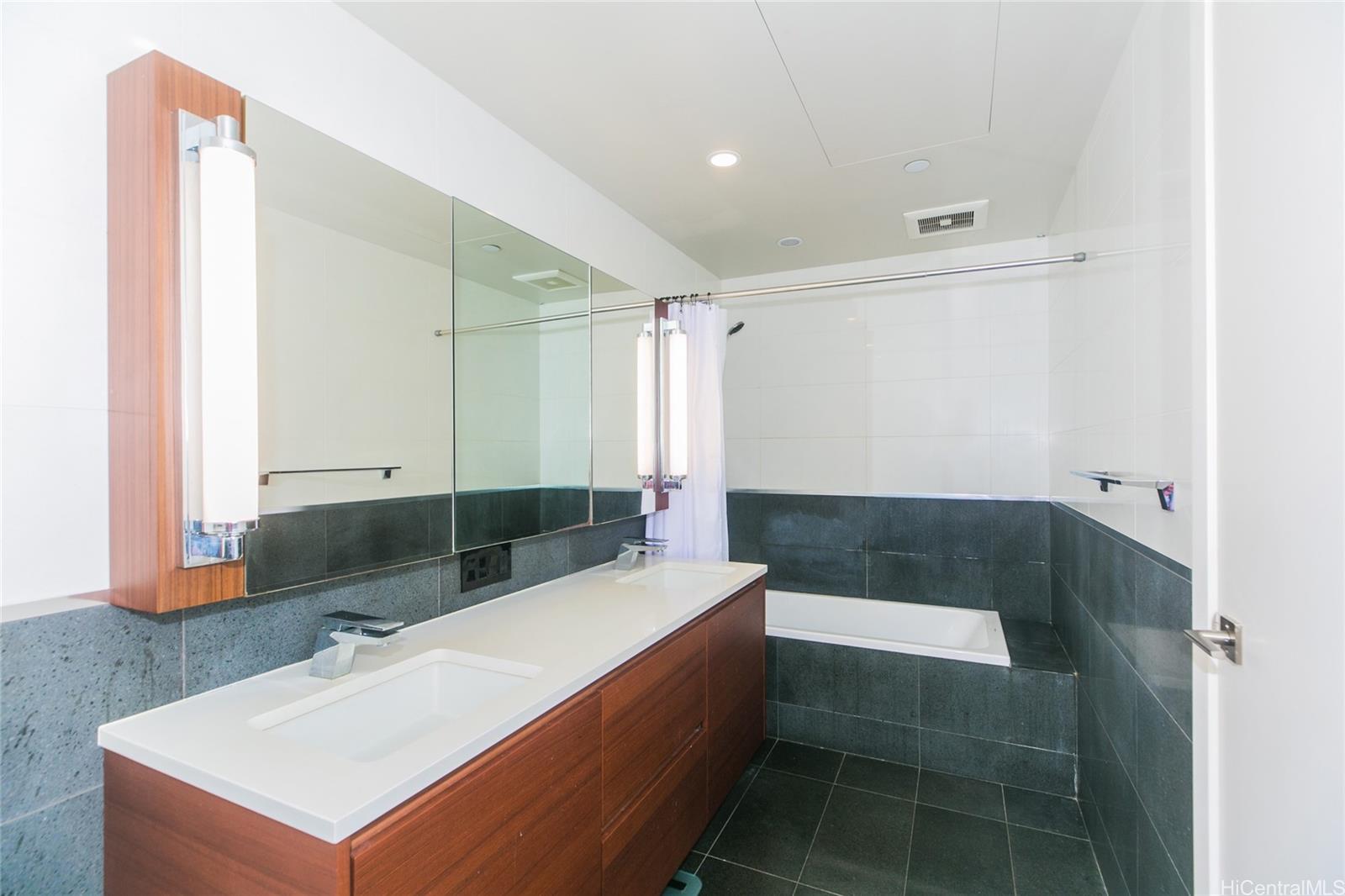 1108 Auahi St Honolulu - Rental - photo 13 of 25