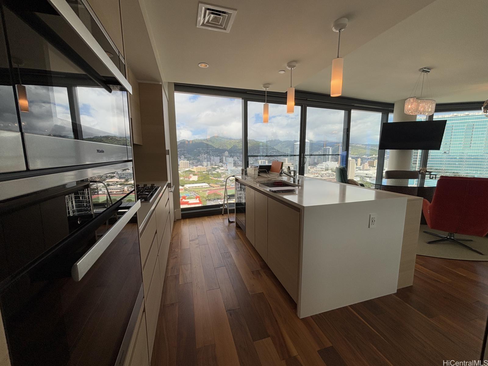 1108 Auahi St Honolulu - Rental - photo 2 of 18