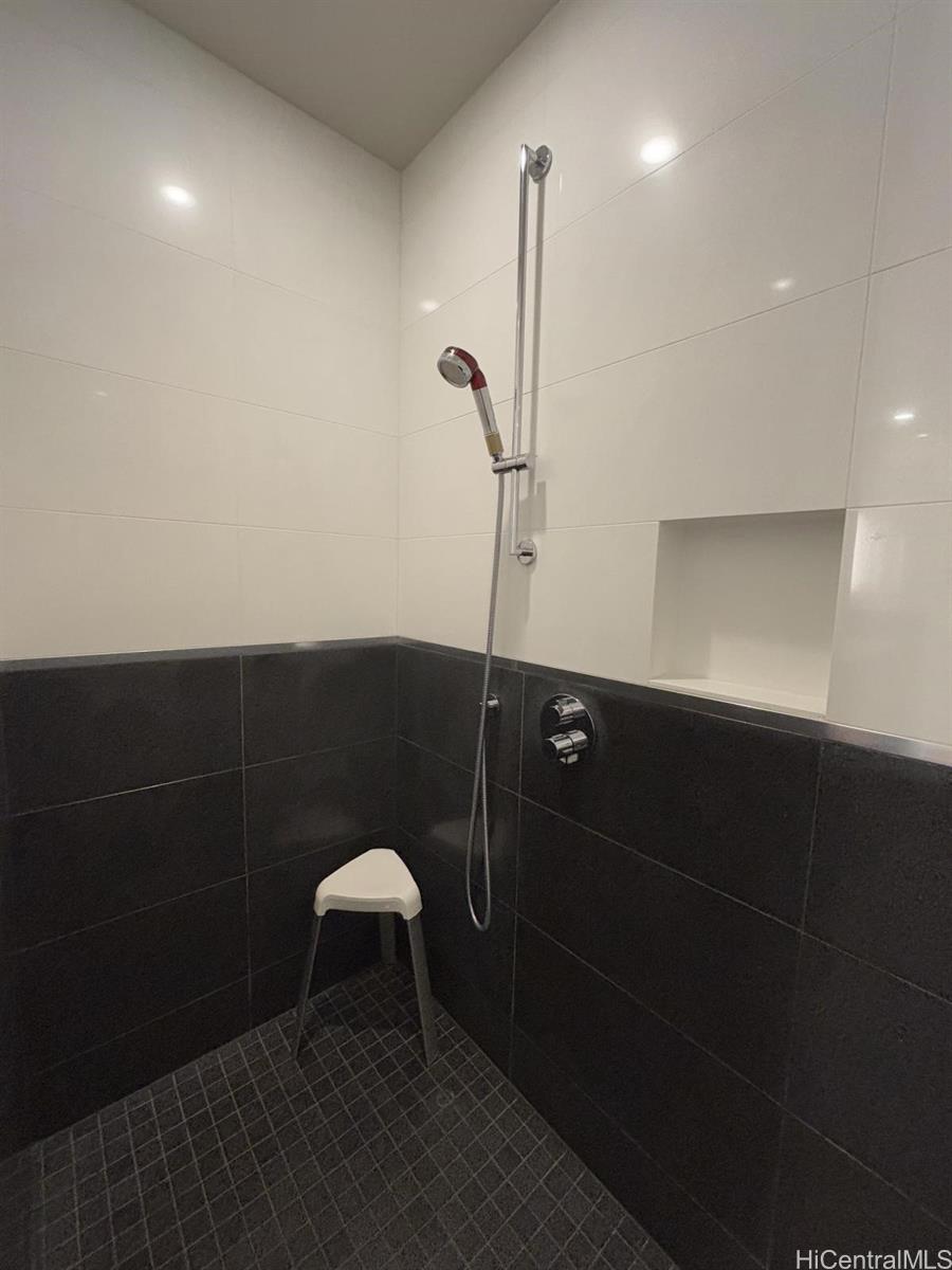 1108 Auahi St Honolulu - Rental - photo 14 of 18