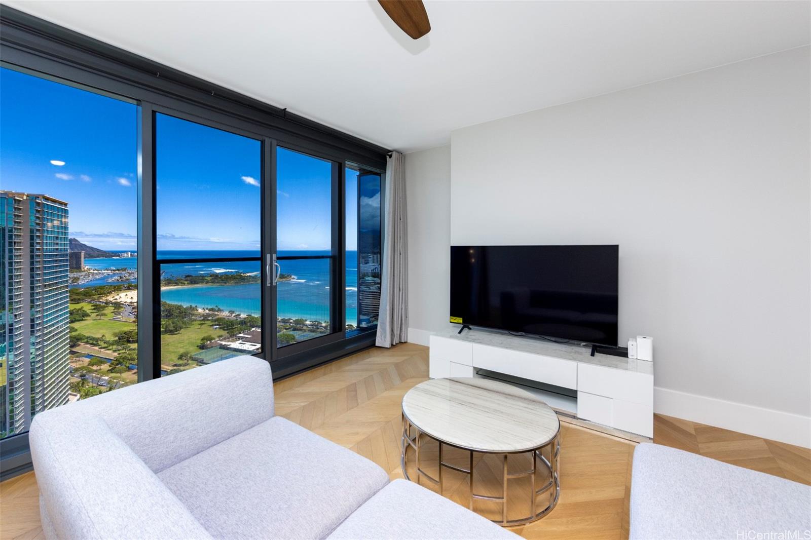 1108 Auahi St Honolulu - Rental - photo 4 of 25