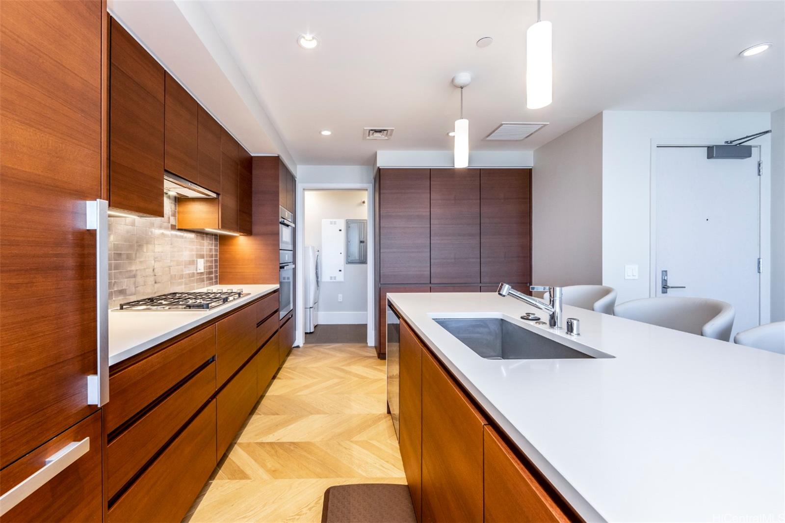 1108 Auahi St Honolulu - Rental - photo 6 of 25