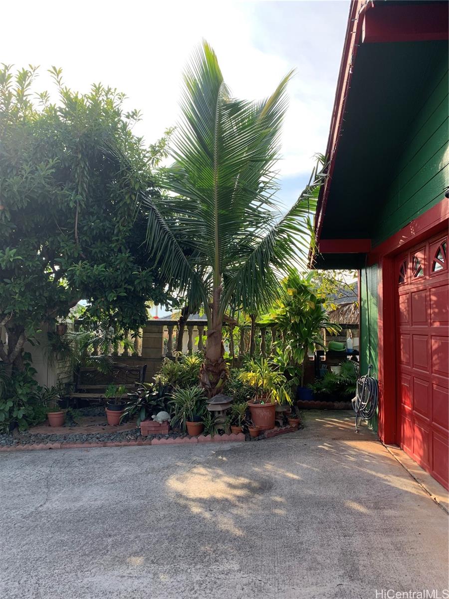 111  Kaniahe Pl Whitmore Village, Central home - photo 2 of 17