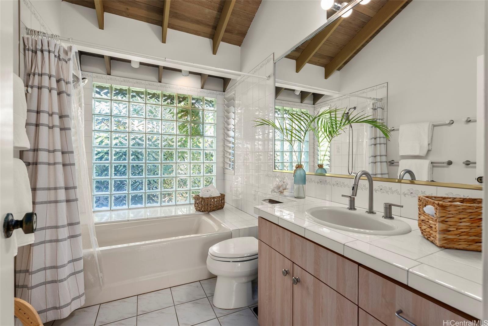 1110  Ilikala Place Kalaheo Hillside, Kailua home - photo 16 of 25