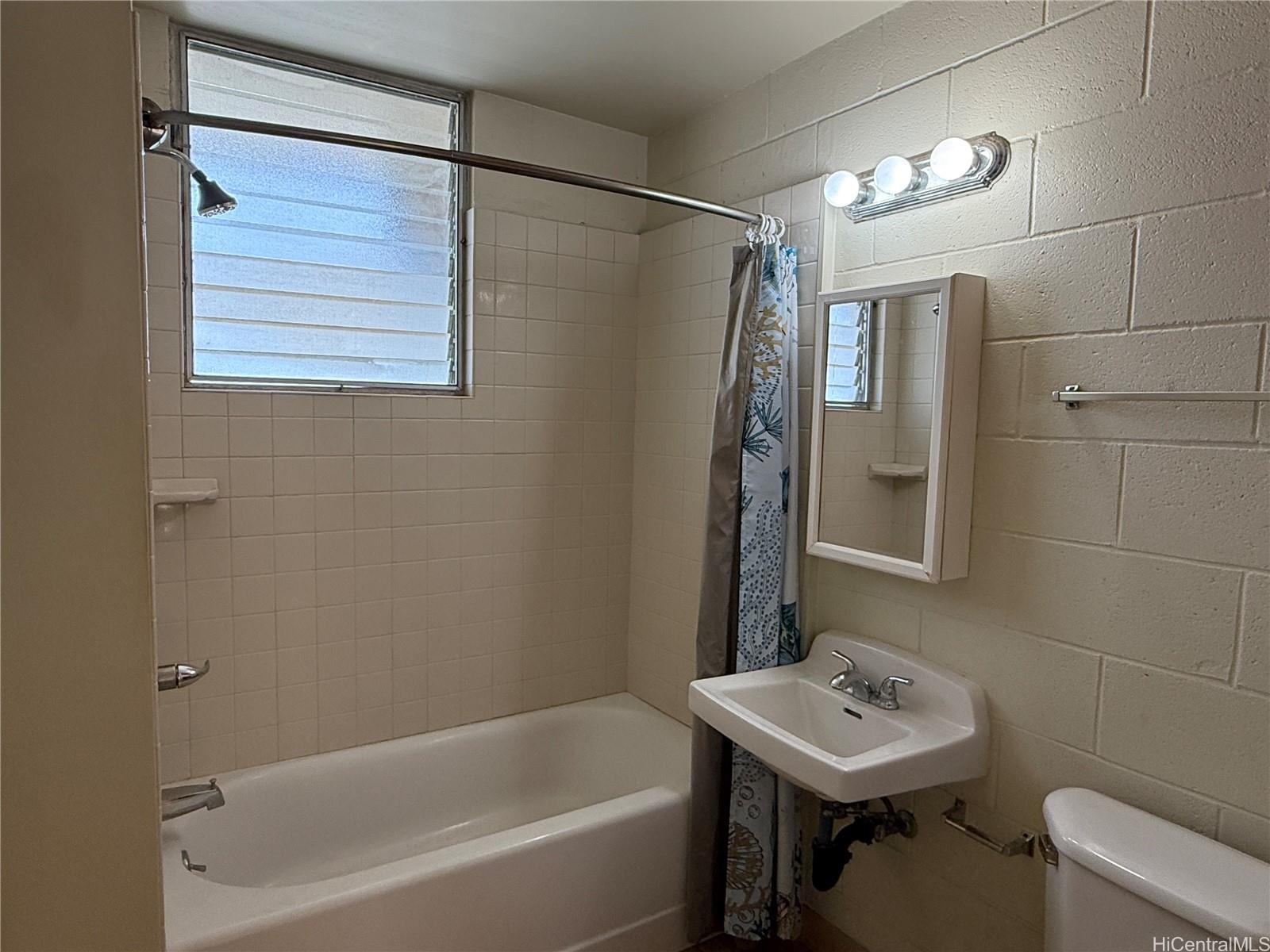 1111 Hoolai Street Honolulu - Rental - photo 5 of 13