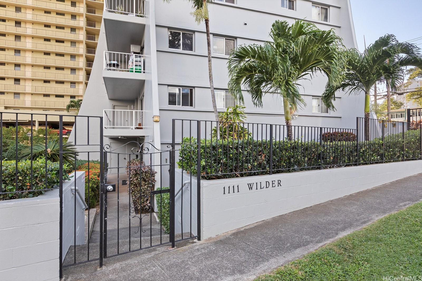 1111 Wilder condo # 14B, Honolulu, Hawaii - photo 21 of 24