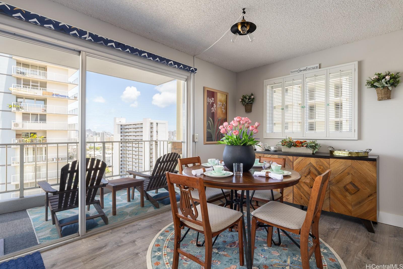 1111 Wilder condo # 14B, Honolulu, Hawaii - photo 4 of 24