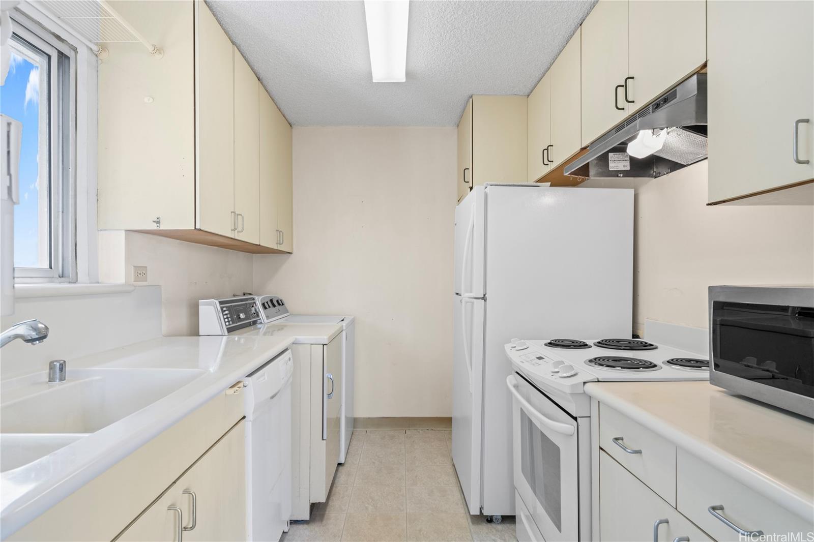 1111 Wilder condo # 9B, Honolulu, Hawaii - photo 5 of 20